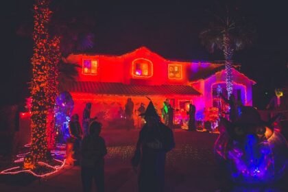 5 Memorable Ways to Spend Halloween Together with Friends