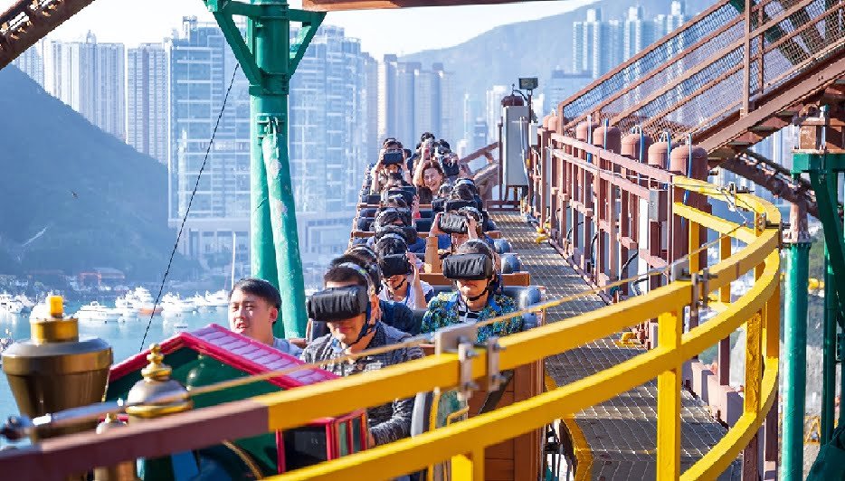 What Makes Theme Parks Thriving Tourist Destinations? An Inside Peek
